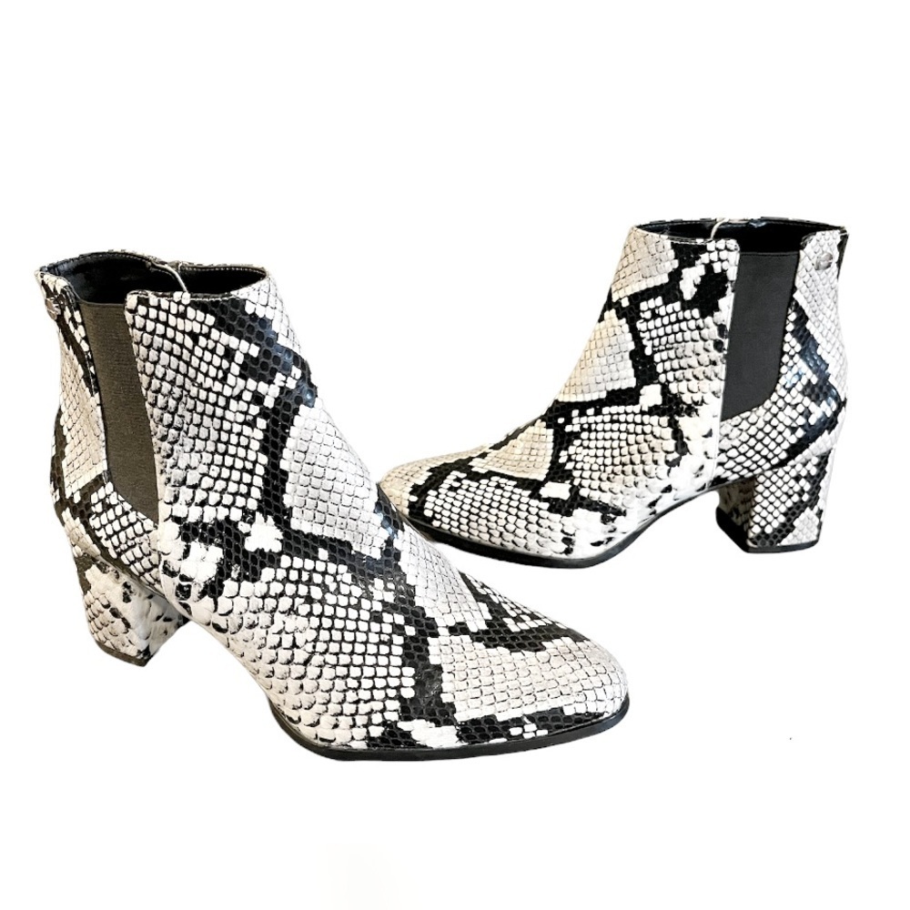 Calvin Klein Fiona Ankle Boots